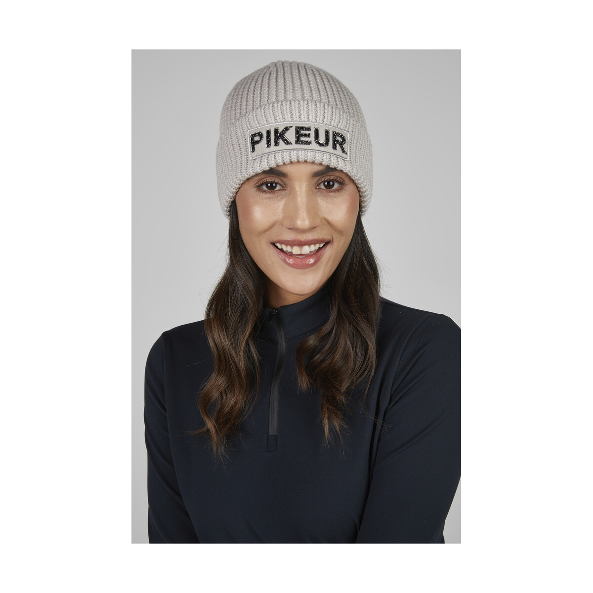 Pikeur Beanie pale grey 55-57